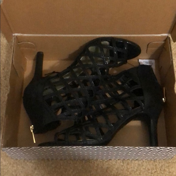 NWT** 9W Black glitter strapped heels - Picture 6 of 7